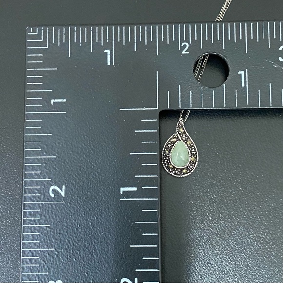 Vintage 925 NV Sterling Silver Jade Marcasite Teardrop Pendant 18” Necklace 3g. - Picture 12 of 16